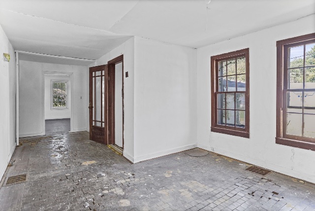 1200 SW 6th St: photo 9