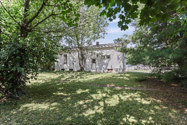1200 SW 6th St: photo 4
