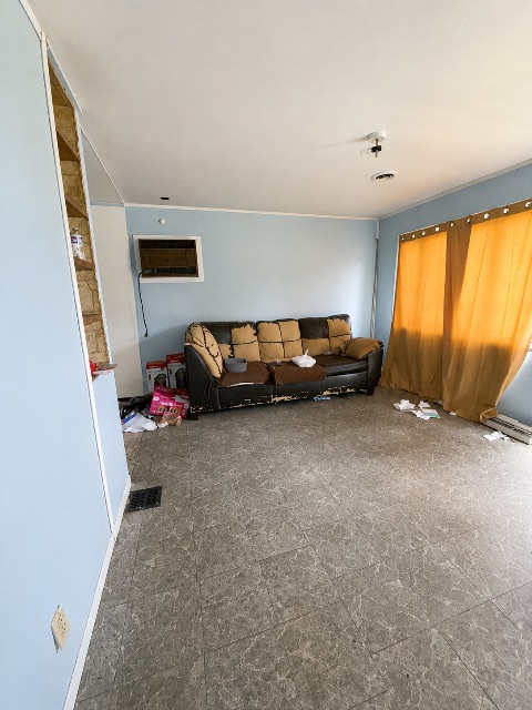 1060 Water St: photo 2