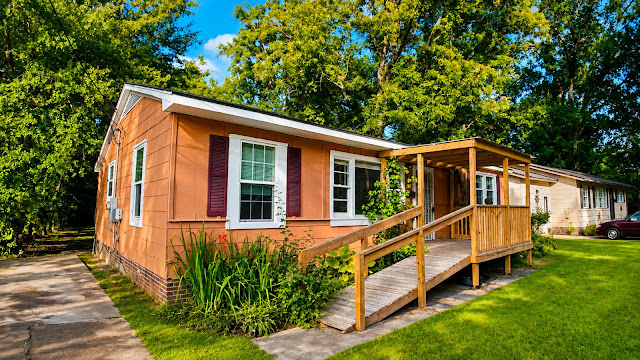 314 Clubview Dr: photo 2
