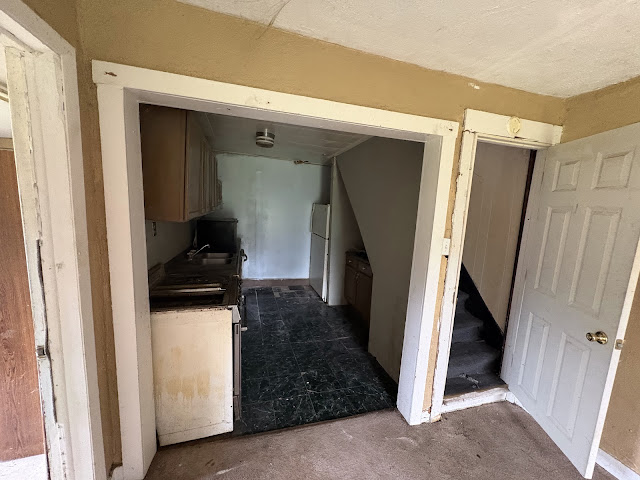 221 E Cherry St — photo 9