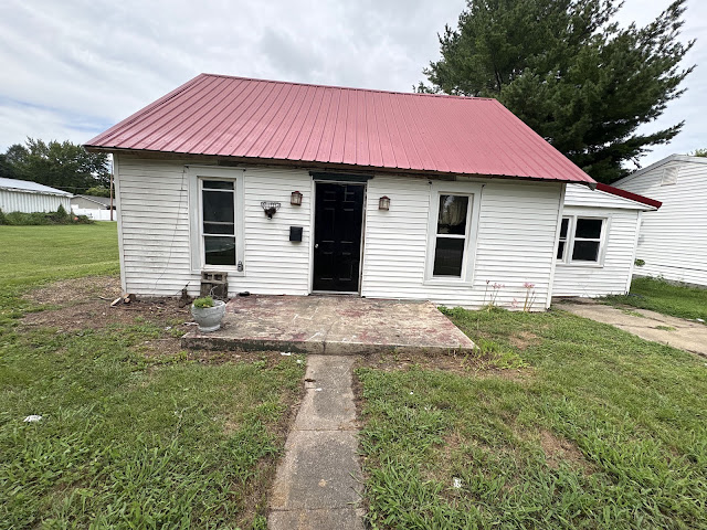221 E Cherry St — photo 23