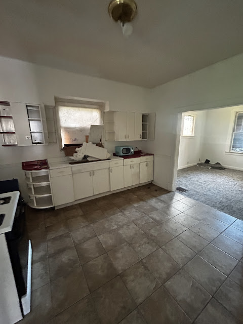 1734 Spruce St — photo 9
