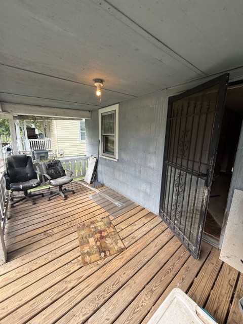 2067 N Maple Ave — photo 10