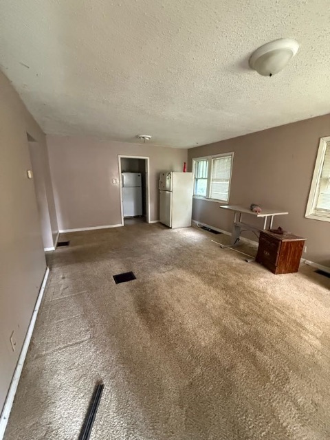 2067 N Maple Ave — photo 11