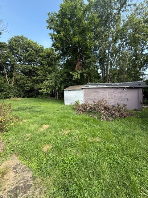 2067 N Maple Ave — photo 9