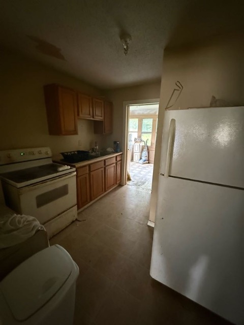 2067 N Maple Ave — photo 12
