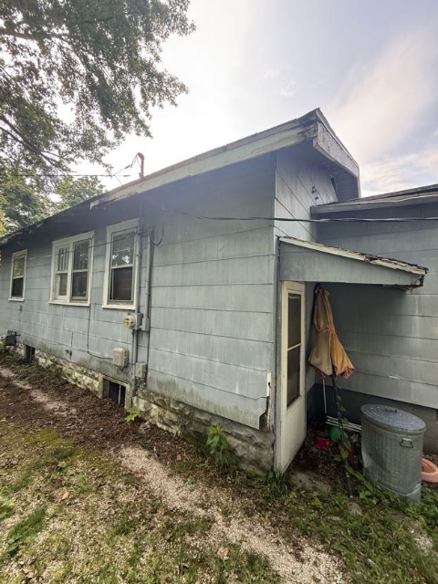 2067 N Maple Ave — photo 7