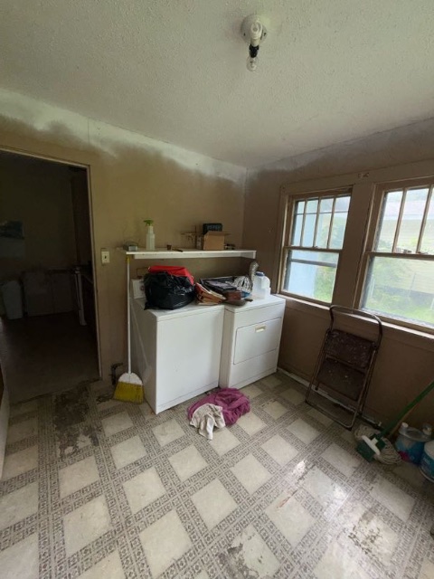 2067 N Maple Ave — photo 19