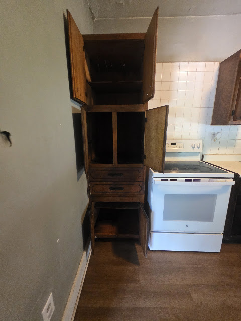 1303 E Hickory St — photo 44