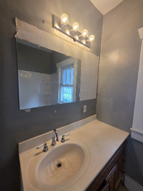 1303 E Hickory St — photo 35