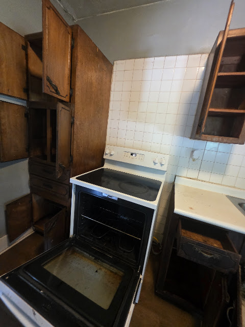 1303 E Hickory St — photo 47
