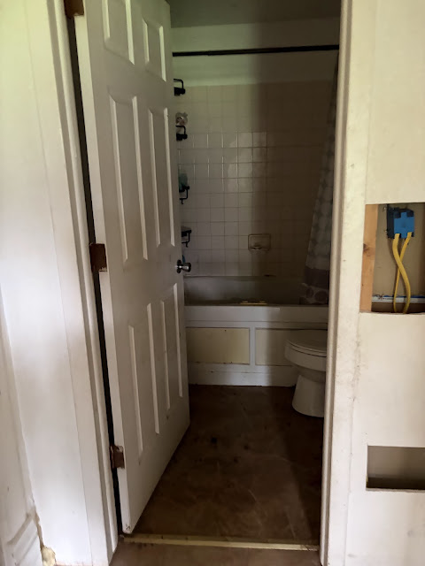 2410 N Ellis St — photo 10