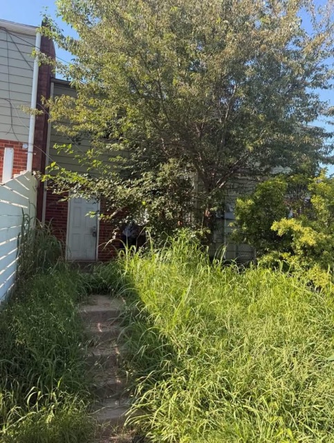 1325 Minefee St — main photo