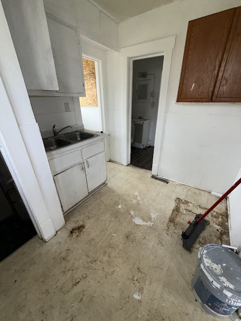 830 E Rodgers Ave — photo 9