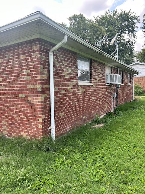 907 Frontenac St: photo 5