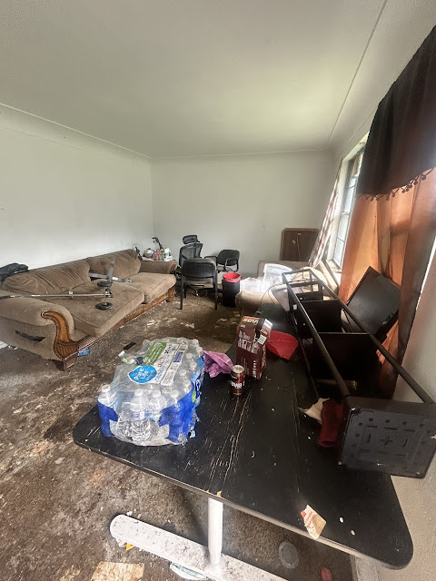 907 Frontenac St: photo 24