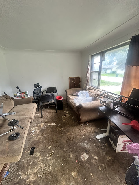 907 Frontenac St: photo 8