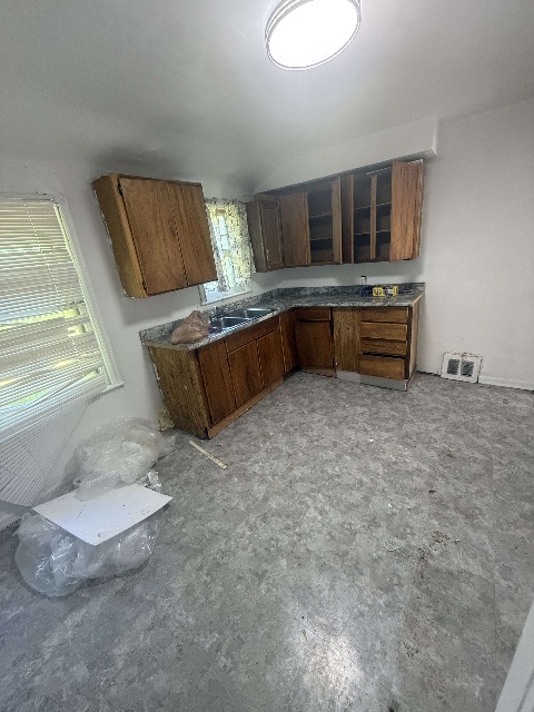 5210 Dupont St — photo 2