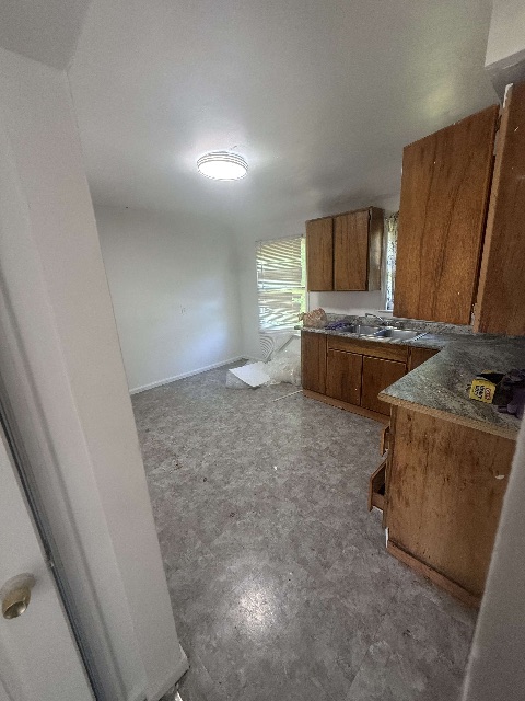 5210 Dupont St — photo 3
