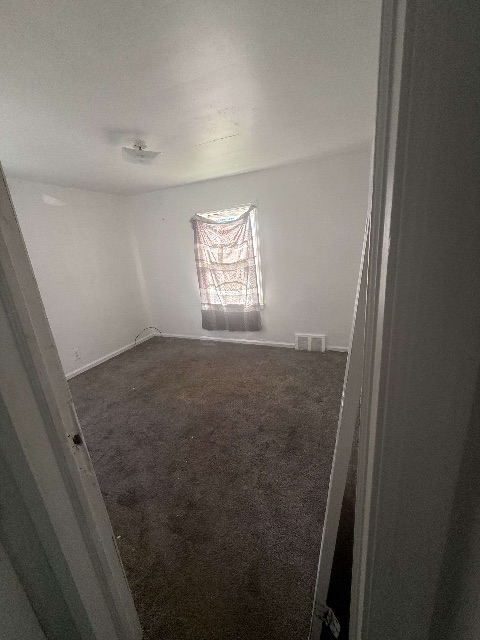5210 Dupont St — photo 5