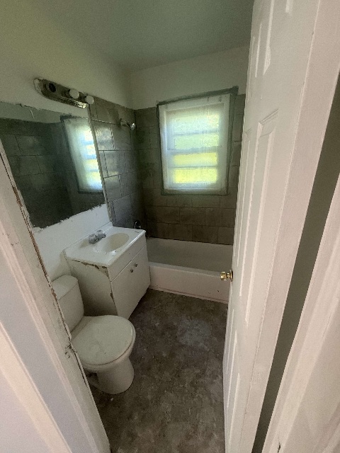 5210 Dupont St — photo 7