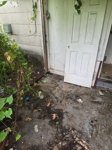 1039 Gimblin St: photo 20