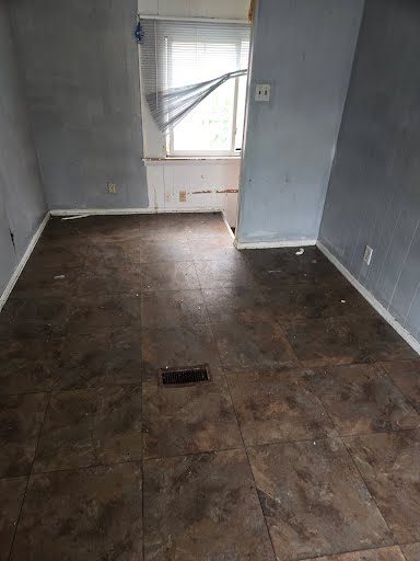 1039 Gimblin St: photo 11