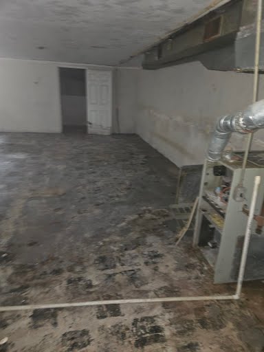 1039 Gimblin St: photo 16