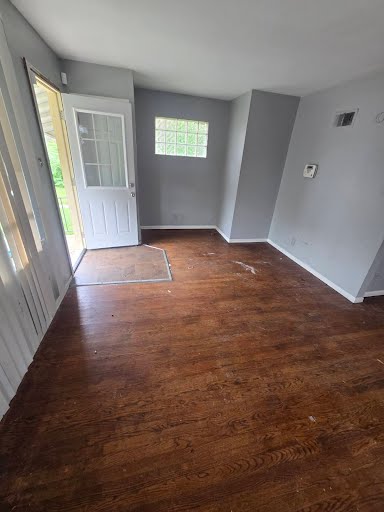 1039 Gimblin St: photo 4