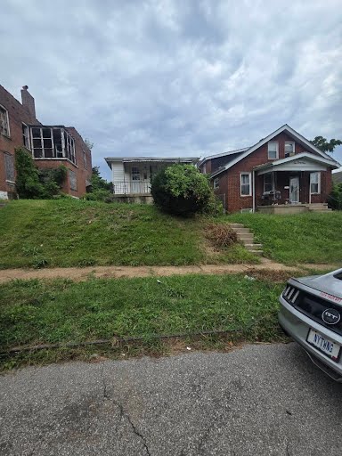 1039 Gimblin St: main photo