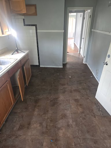 1039 Gimblin St: photo 6