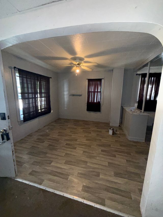2217 Maryland Ave — photo 9