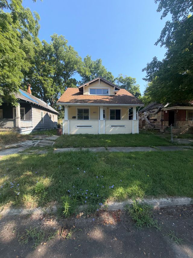 2217 Maryland Ave — photo 2