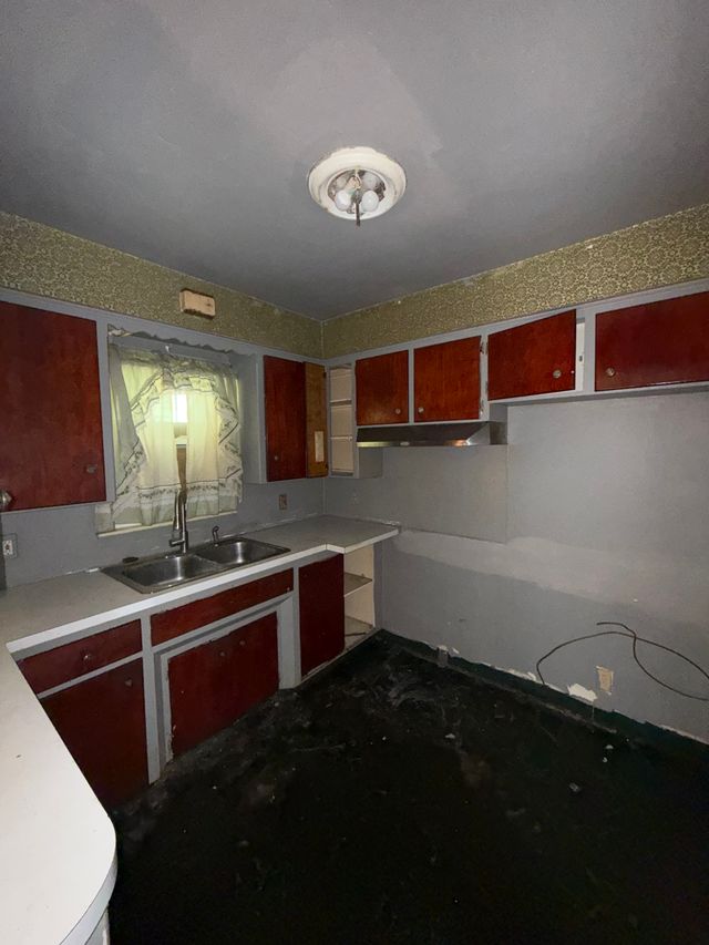 3909 Seneca St — photo 10