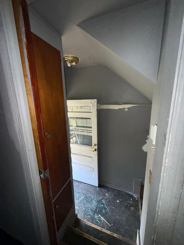 3909 Seneca St — photo 30