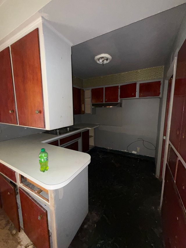 3909 Seneca St — photo 11