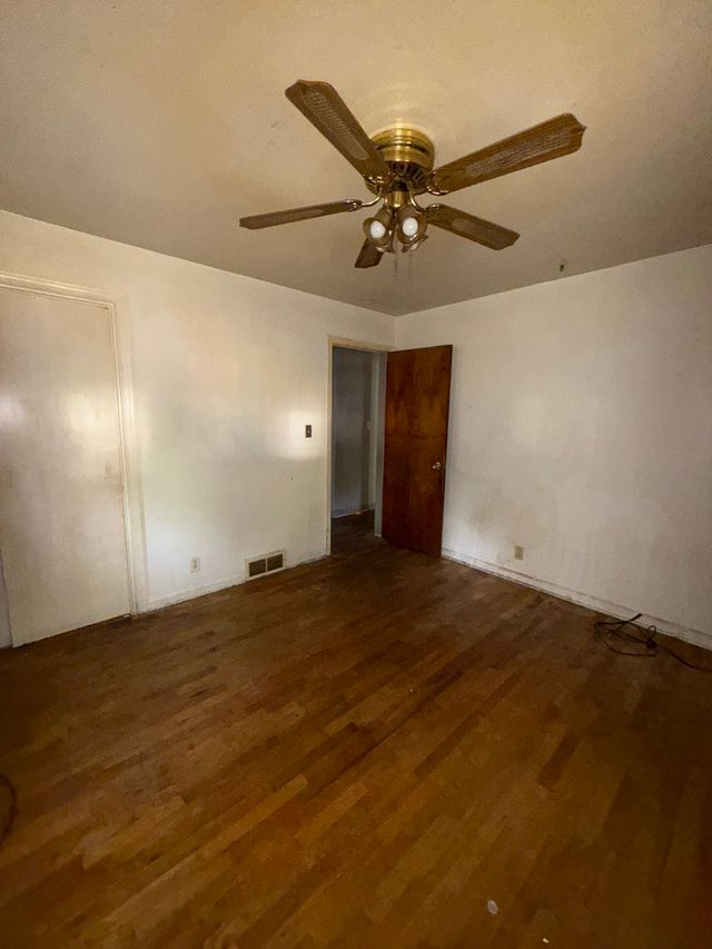 3909 Seneca St — photo 13