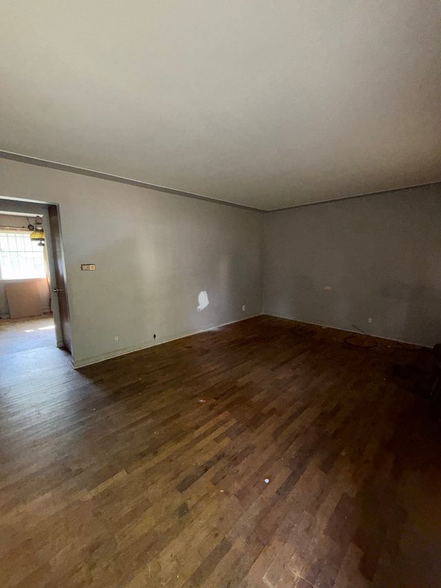 3909 Seneca St — photo 5