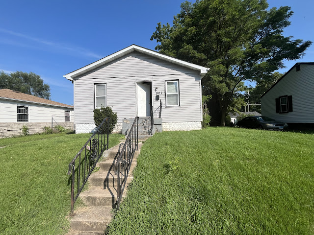 802 N 71st St — main photo