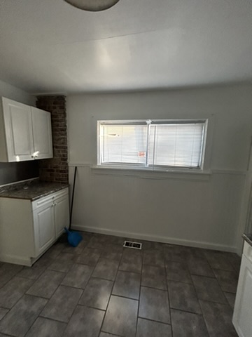 2143 69th St: photo 12