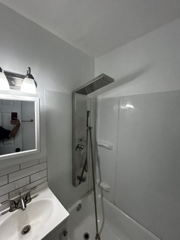 2143 69th St: photo 36