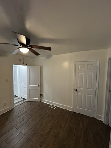 2143 69th St: photo 16