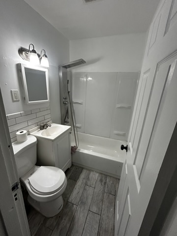 2143 69th St: photo 13