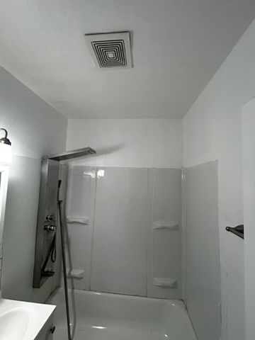 2143 69th St: photo 38