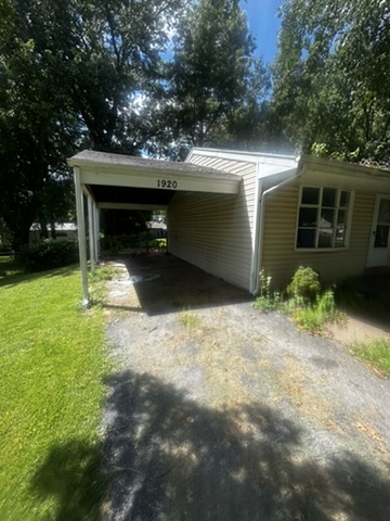 1920 Prior Dr: photo 4