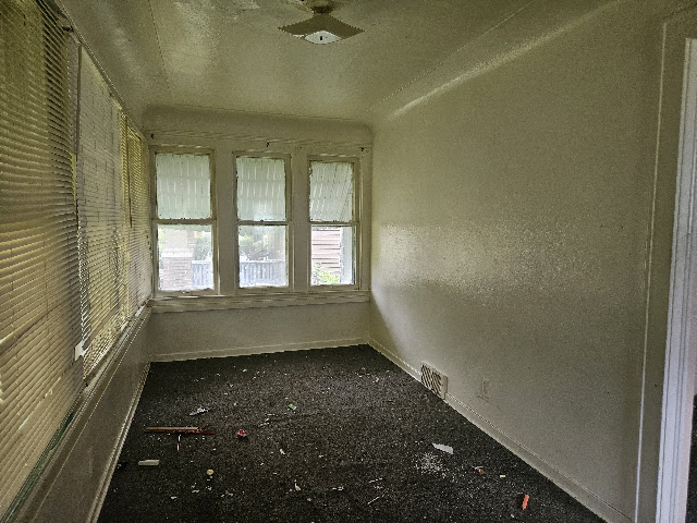 605 E Stewart Ave — photo 9