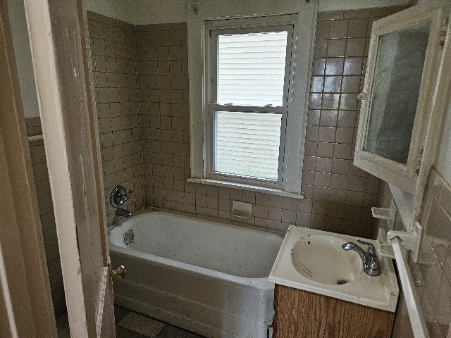 605 E Stewart Ave — photo 12