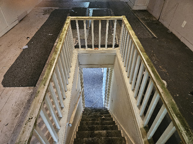 605 E Stewart Ave — photo 14