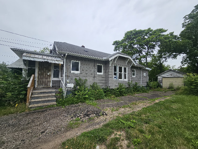 605 E Stewart Ave — main photo
